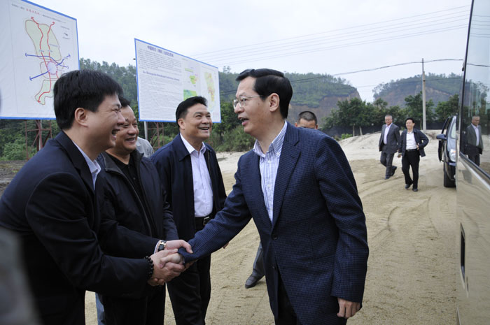 ���(y��ng)��ί��ӛꐾGƽ�F(xi��n)��(ch��ng)�{(di��o)���е½������B(t��i)��