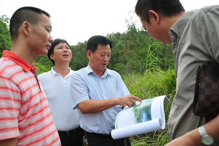 中德集團(tuán)董事考察園區(qū)境內(nèi)水庫